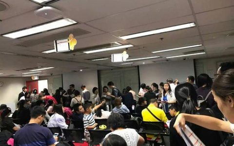 某女士购买香港保诚隽升储蓄险的经历