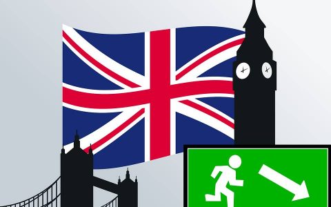 英国保诚：合并寿险和资管 出售年金业务 疑退出英国市场？