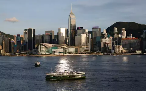 林郑:中央支持深化两地金融互联互通