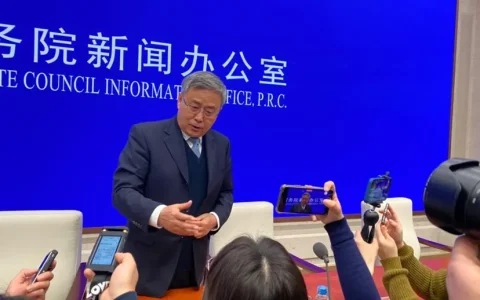 银保监会主席：支持香港保险业机构到内地发展